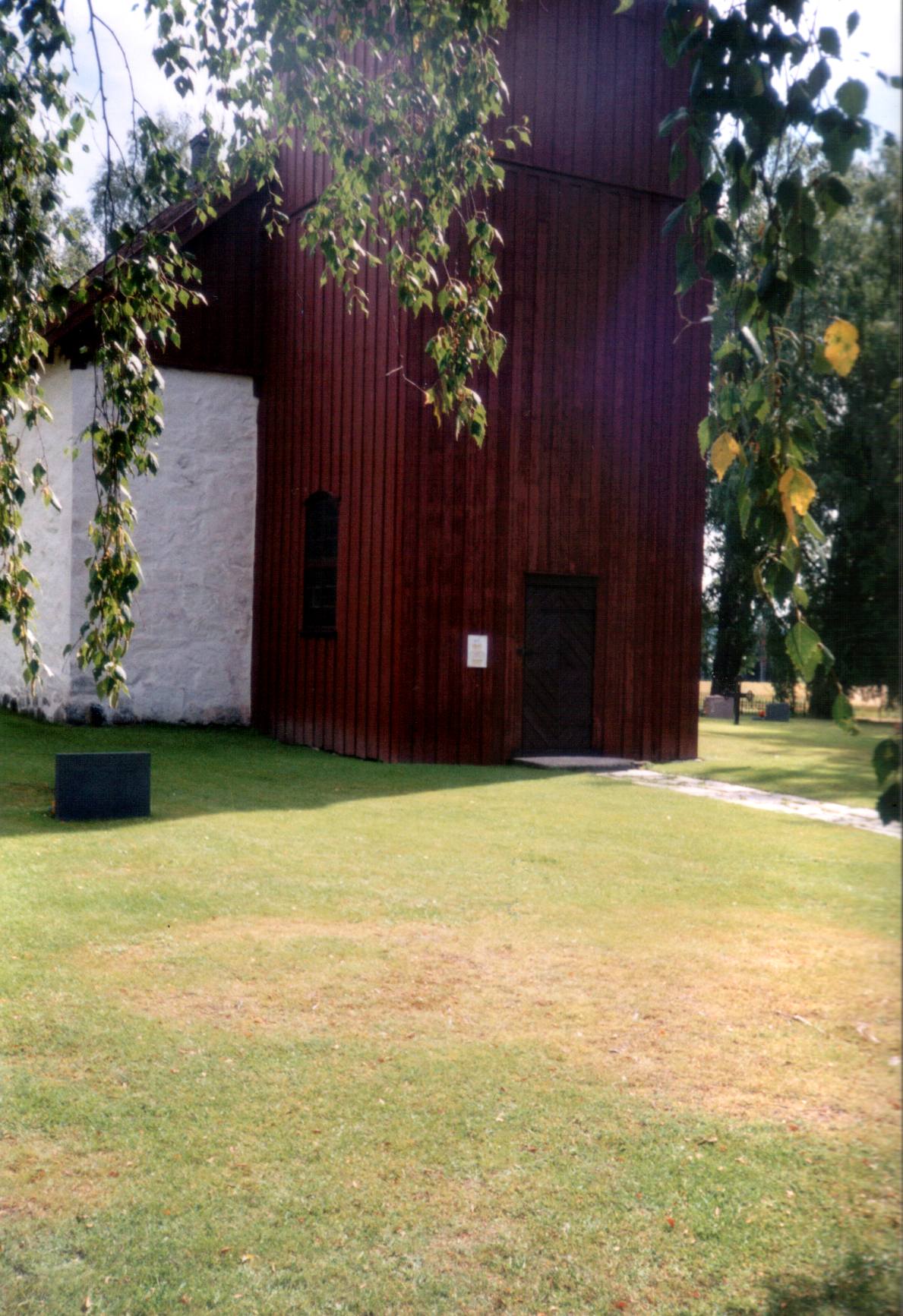 Romnes Kirke - inngangspartiet
Entrance porch